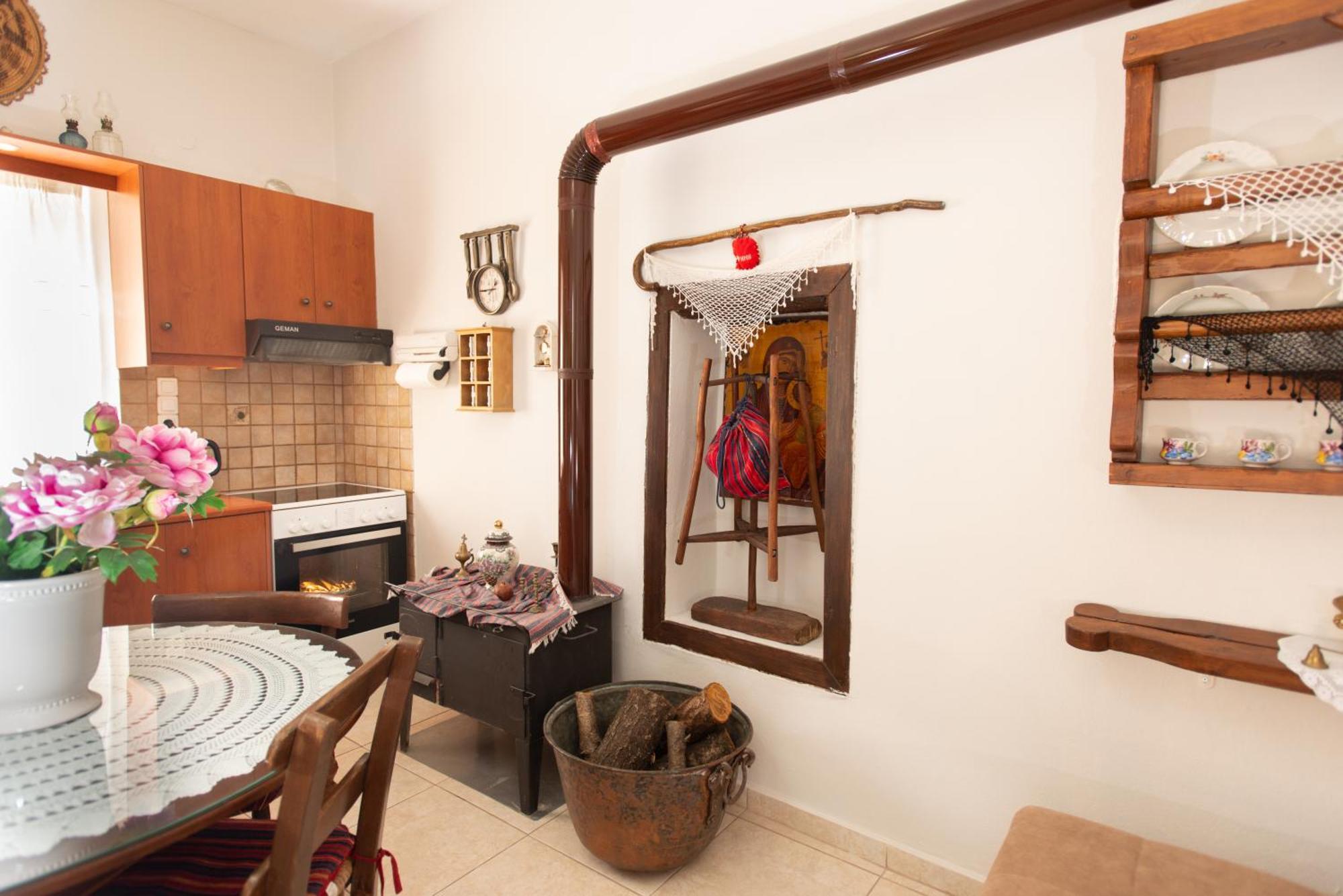 Eirini'S Traditional House Listaros ภายนอก รูปภาพ