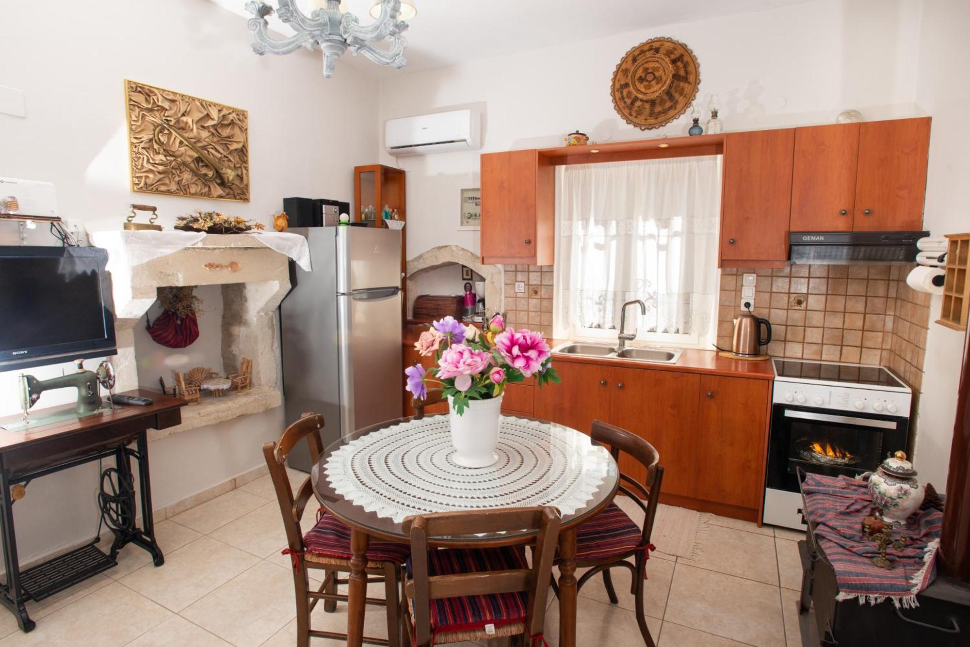 Eirini'S Traditional House Listaros ภายนอก รูปภาพ