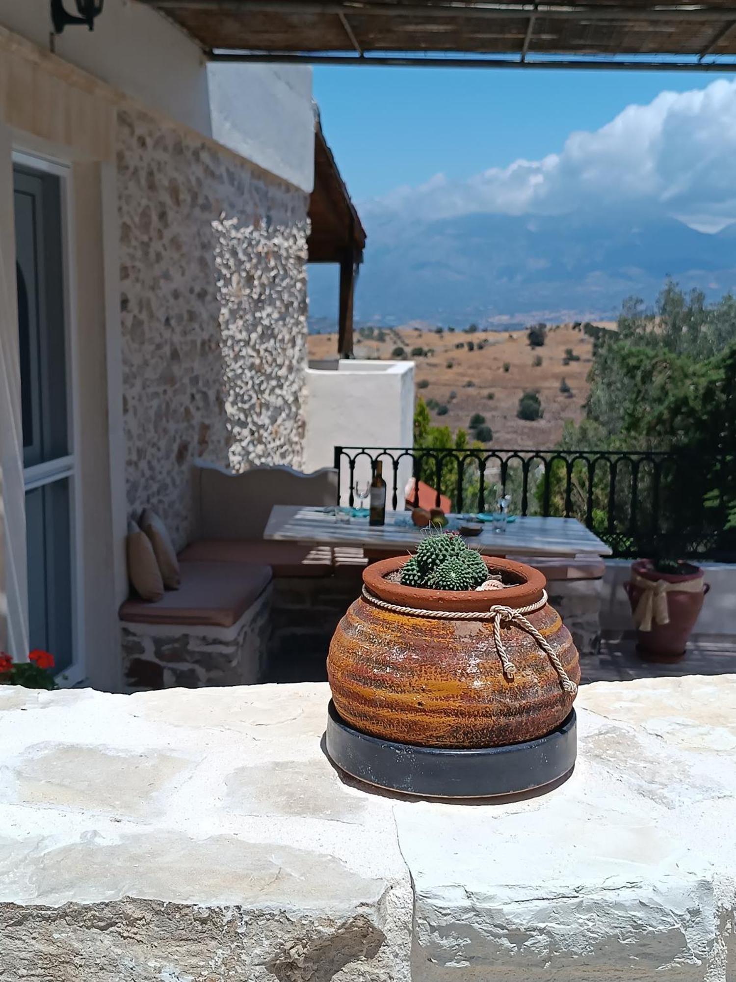 Eirini'S Traditional House Listaros ภายนอก รูปภาพ